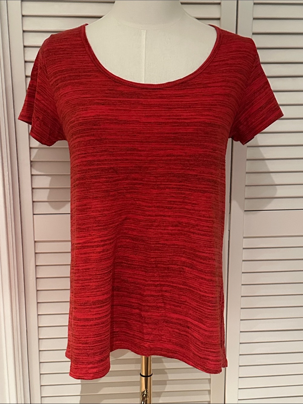 LuLaRoe Red Scoop Neck Short Sleeve Top